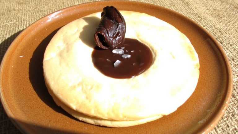 best topping for white lily cookie